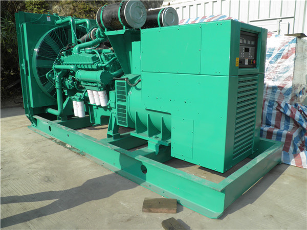 英德发电车出租-柴油发电机组在使用的过程中应该做好哪些防护工作