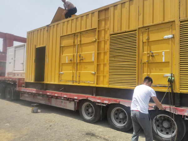 英德除了负载情况和发动机维护，还有哪些因素会影响 200kw 柴油发电机的油耗？