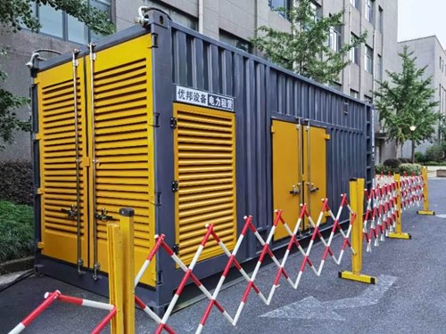 英德如何使用转速表检查发动机的转速？