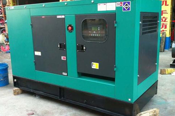 英德如何检查机油的使用时间？