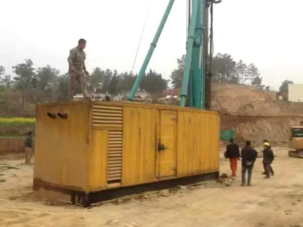 英德如何判断水冷式机油散热器密封件是否需要更换？